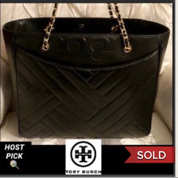 Tory Burch Handbags - TORY BURCH LARGE ALEXA FLAT CHEVRON TOTE